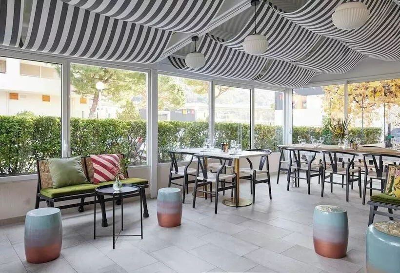 Отель Restaurant Isidore Nice Ouest