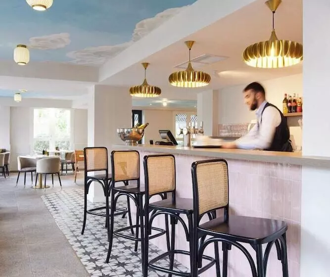 Отель Restaurant Isidore Nice Ouest