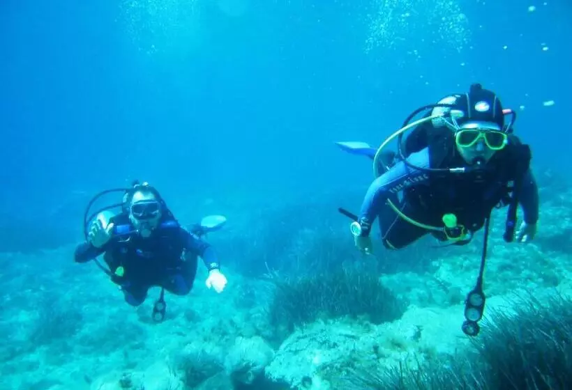 Priscapac Resort & Apartments