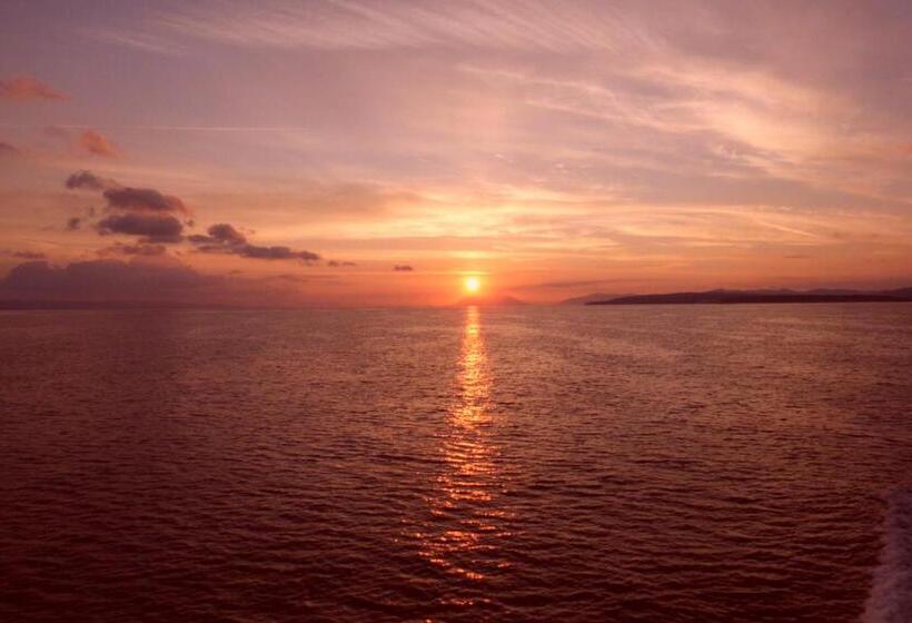 Priscapac Resort & Apartments