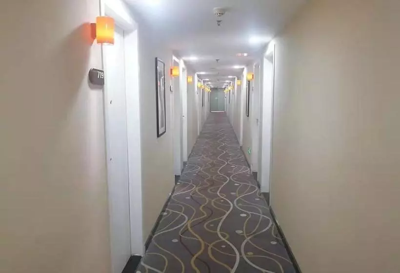 Hotelli 7 Days Premium  Jinan Second Ring East Road International Plaza