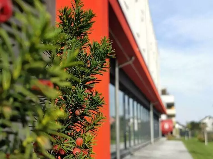 Hotelli Amedia Express Graz Airport, Trademark Collection By Wyndham
