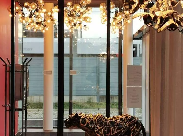 Hotelli Amedia Express Graz Airport, Trademark Collection By Wyndham