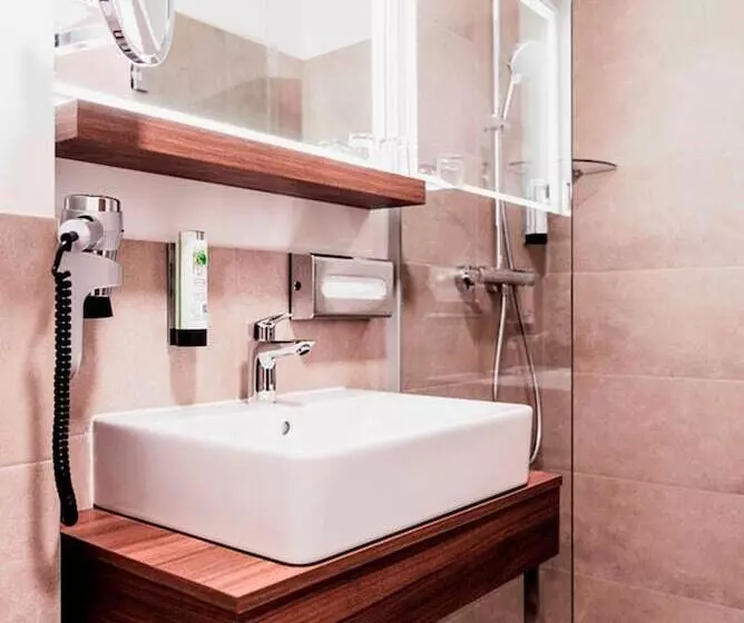 Hotelli Amedia Express Graz Airport, Trademark Collection By Wyndham