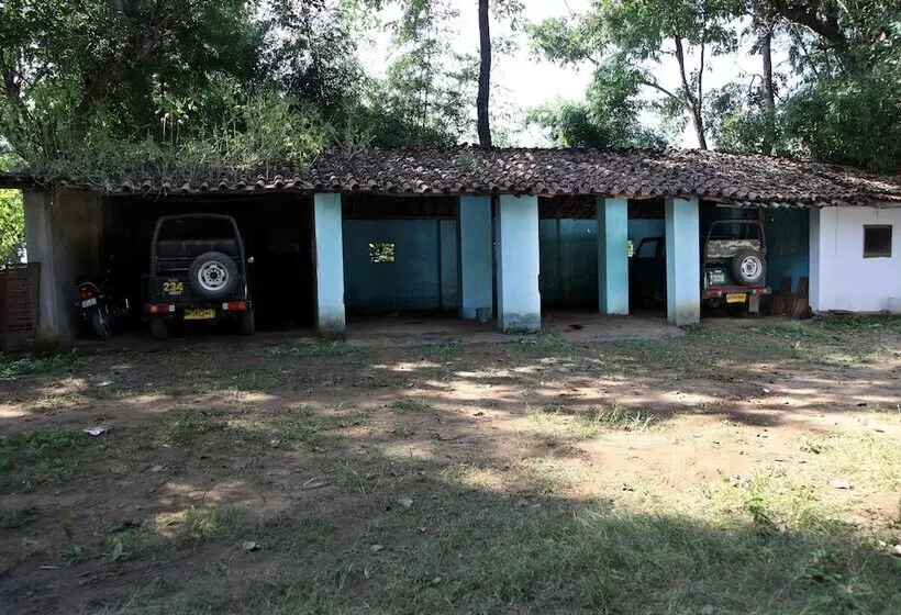 ホテル The Bagh   A Forest Retreat Kanha