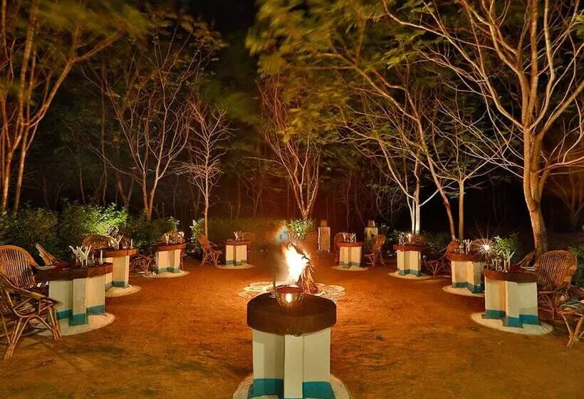 ホテル The Bagh   A Forest Retreat Kanha
