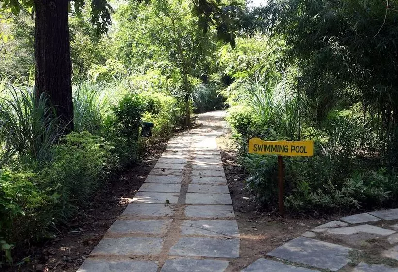 ホテル The Bagh   A Forest Retreat Kanha