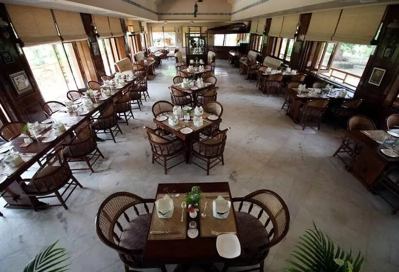 ホテル The Bagh   A Forest Retreat Kanha