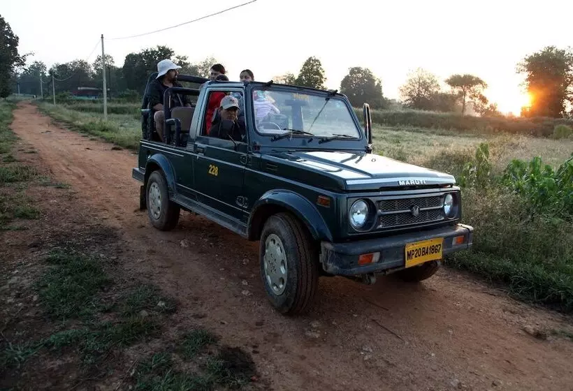 ホテル The Bagh   A Forest Retreat Kanha