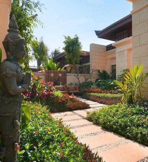 Отель Wanda Vista Resort Xishuangbanna