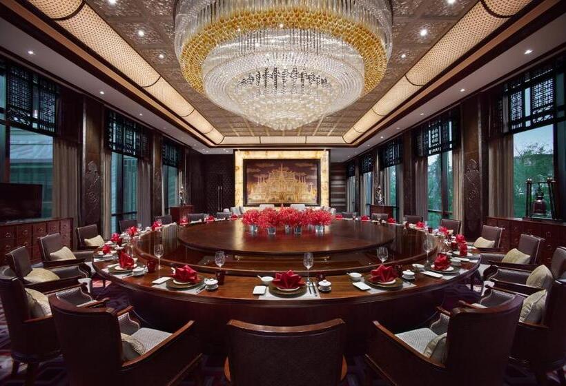 Отель Wanda Vista Resort Xishuangbanna