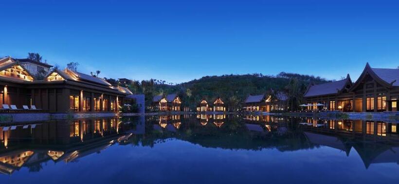 Отель Wanda Vista Resort Xishuangbanna