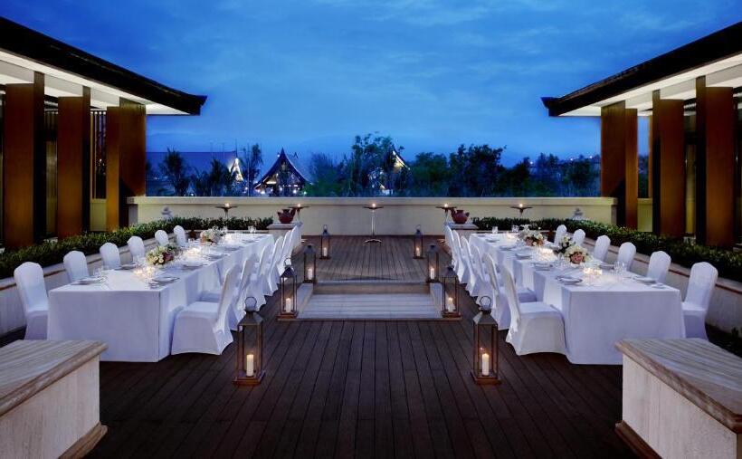 Отель Wanda Vista Resort Xishuangbanna