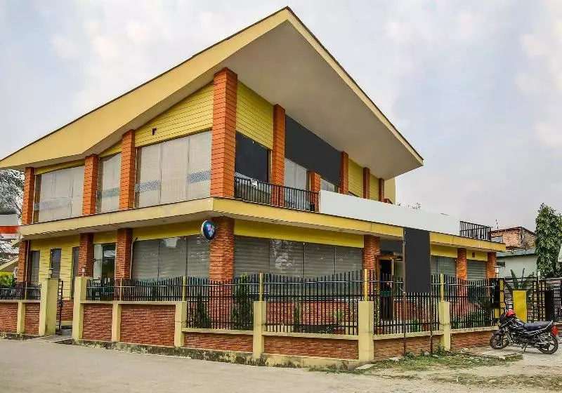 هتل Amrapali Cottage By Oyo Rooms