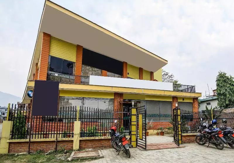 هتل Amrapali Cottage By Oyo Rooms