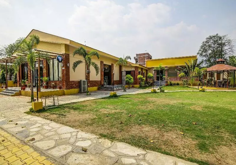 هتل Amrapali Cottage By Oyo Rooms