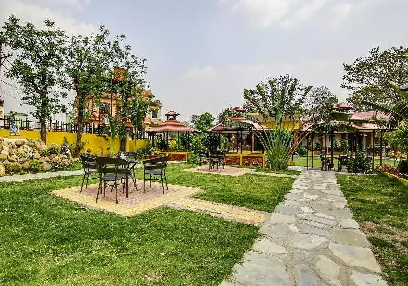 هتل Amrapali Cottage By Oyo Rooms