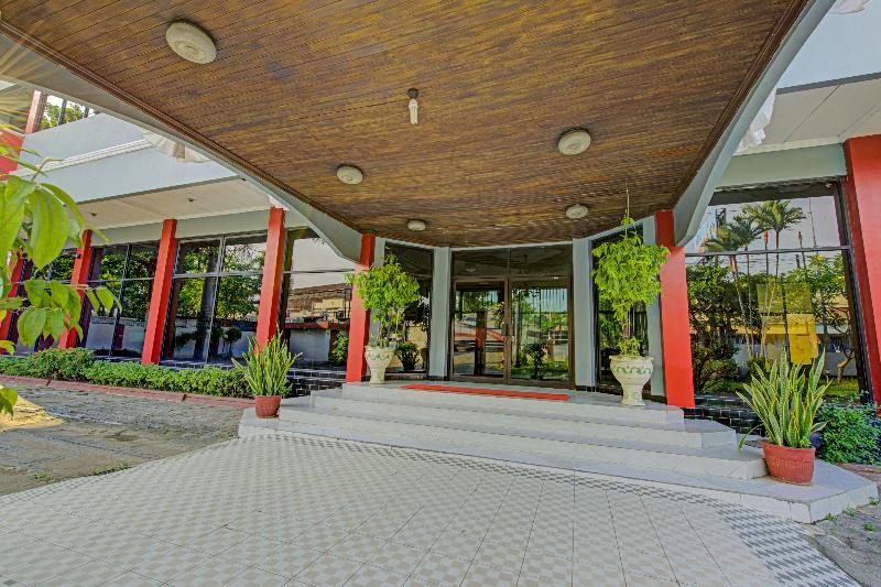 בית מלון כפרי Istana Pekalongan