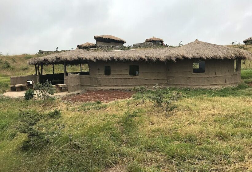 هتل Osiligilai Maasai Lodge