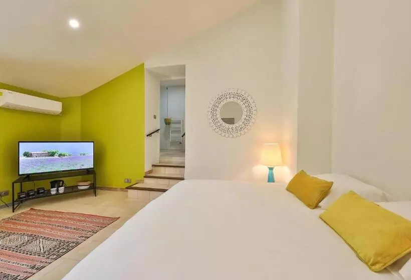 Aamiaismajoitus (B&B) Maison D'hôtes 1800