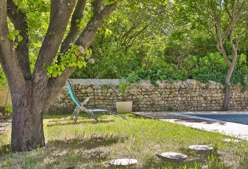 Aamiaismajoitus (B&B) Maison D'hôtes 1800