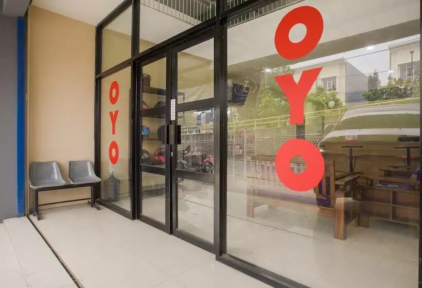 ホテル Oyo 3462 Cimindi Residence