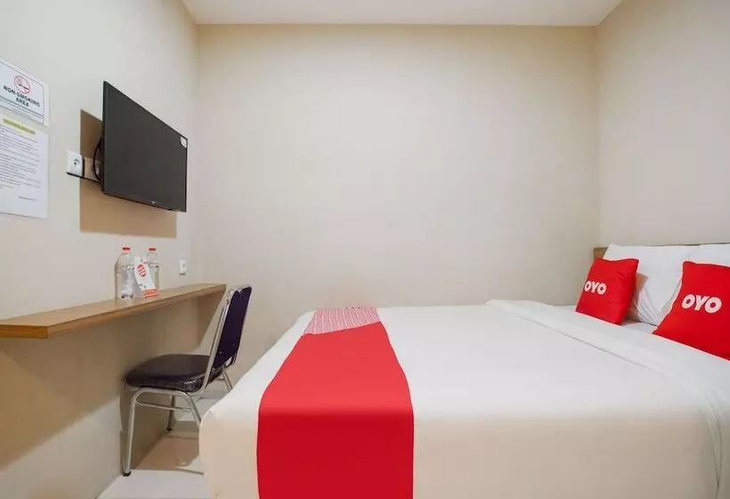 ホテル Oyo 3462 Cimindi Residence