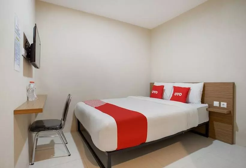 ホテル Oyo 3462 Cimindi Residence