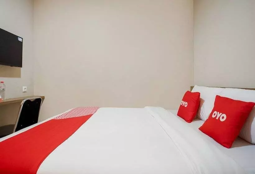 ホテル Oyo 3462 Cimindi Residence