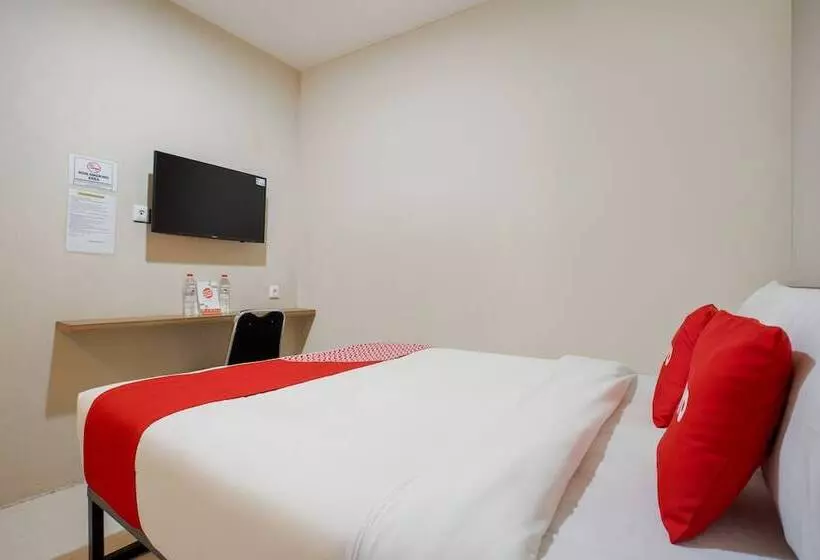 ホテル Oyo 3462 Cimindi Residence