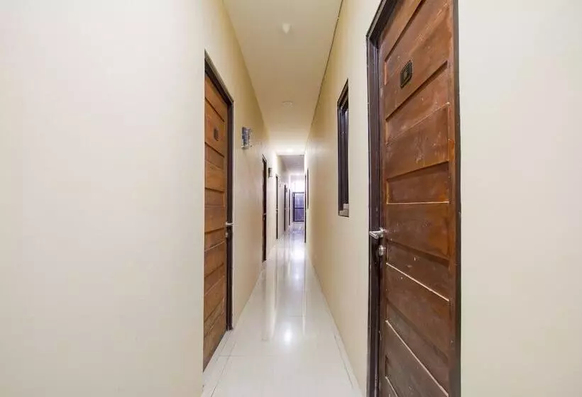 ホテル Oyo 3462 Cimindi Residence
