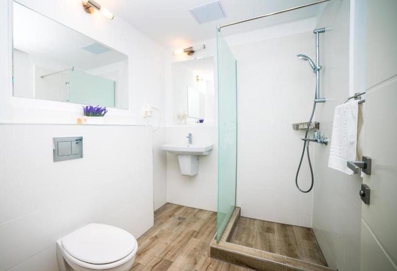 호텔 Club Waves   Vama Veche