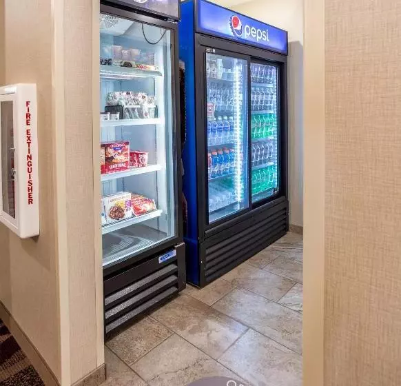 Hotelli Cobblestone Inn & Suites  Brookville