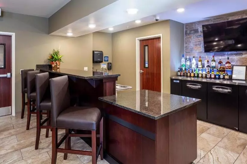 Hotelli Cobblestone Inn & Suites  Brookville