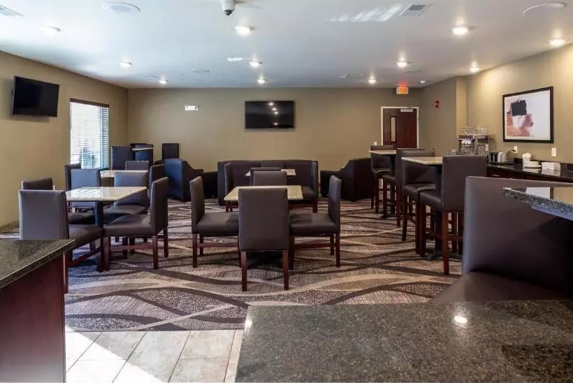 Hotelli Cobblestone Inn & Suites  Brookville