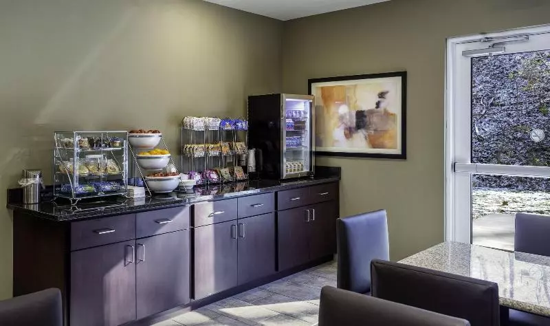 ホテル Cobblestone Inn & Suites Brookville