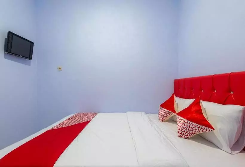 Hotelli Reddoorz Near Stadion Wilis Madiun