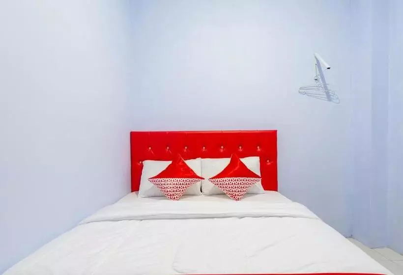 Hotelli Reddoorz Near Stadion Wilis Madiun