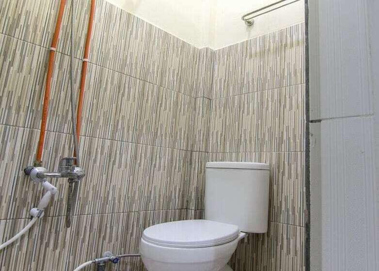 בית מלון כפרי Oyo 3334 Ratu Residence