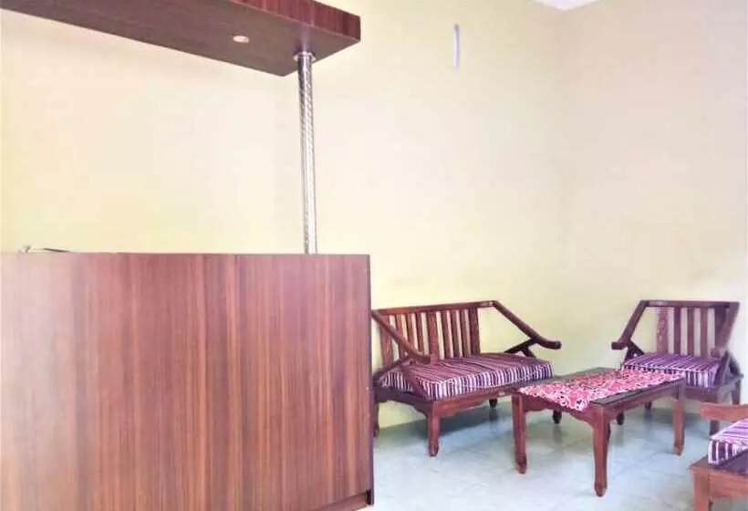 ホテル Purnama Raya Guest House