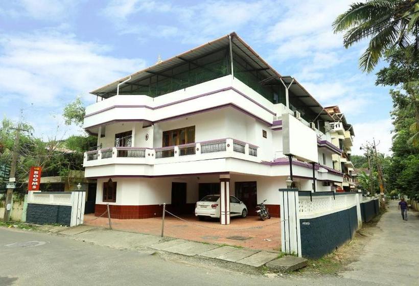 בית מלון כפרי Oyo 16717 Sreekrishna Kailas Inn