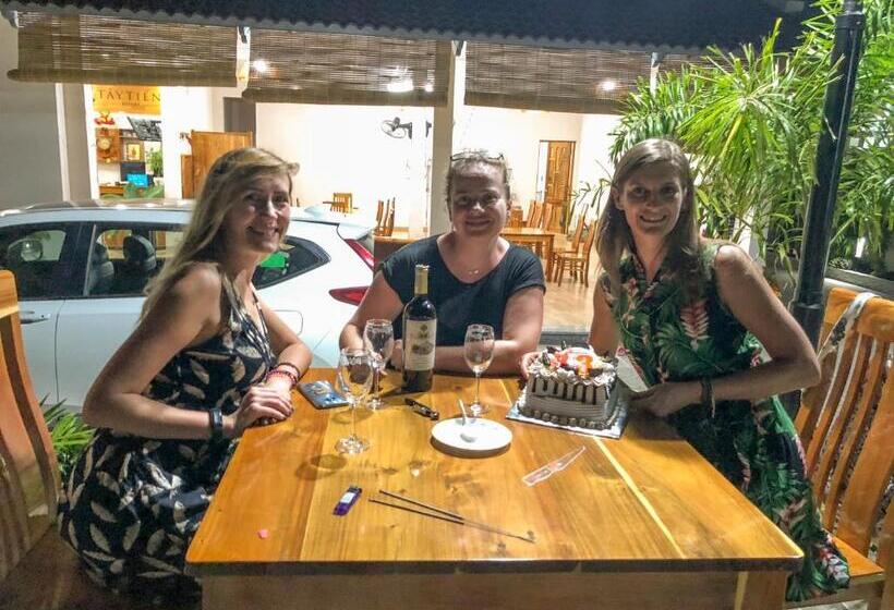 پانسیون Tây Tiến Bungalow