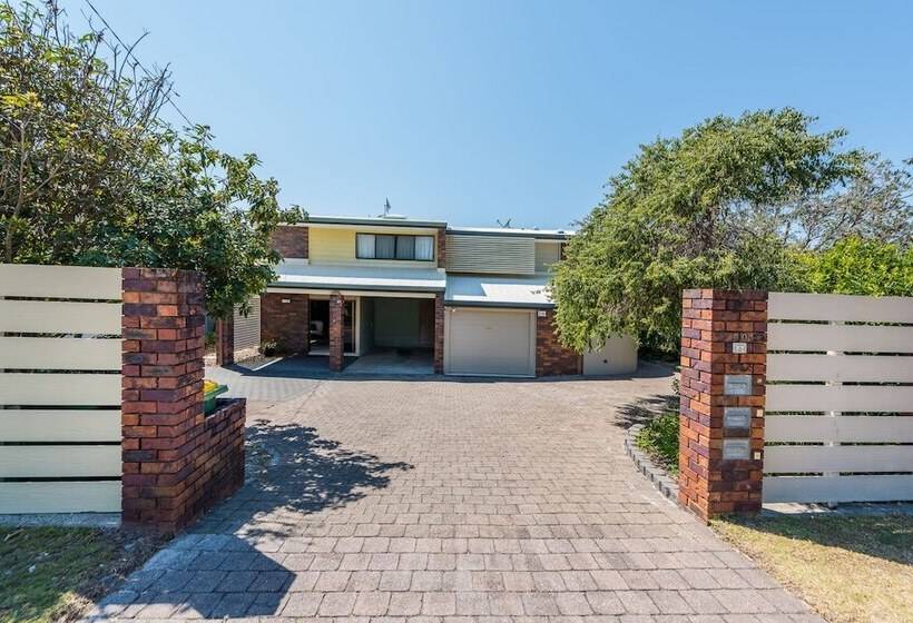 A Beach Break 1/90 Lorikeet Drive