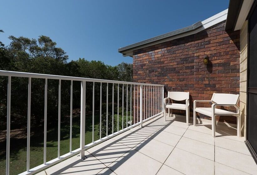 A Beach Break 1/90 Lorikeet Drive