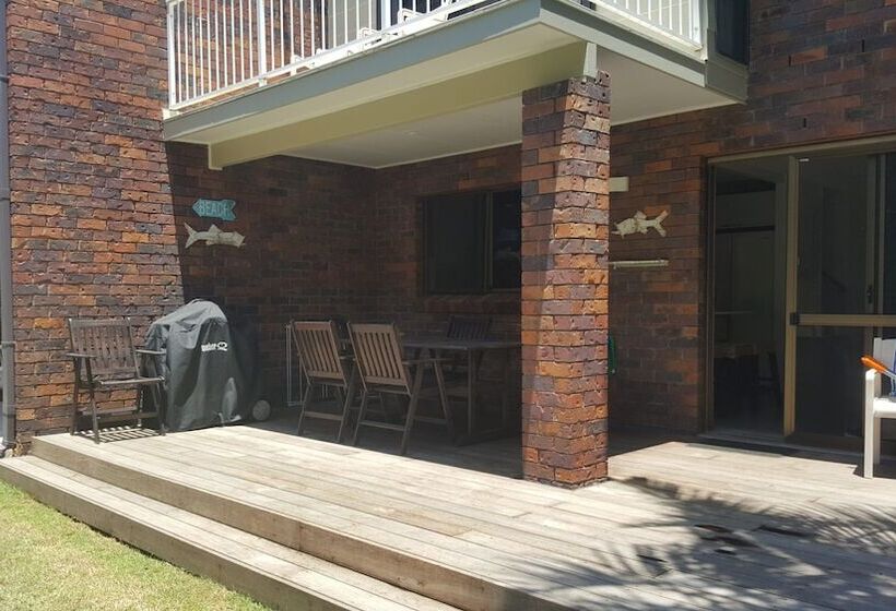 A Beach Break 1/90 Lorikeet Drive