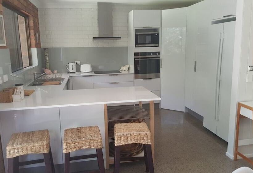 A Beach Break 1/90 Lorikeet Drive