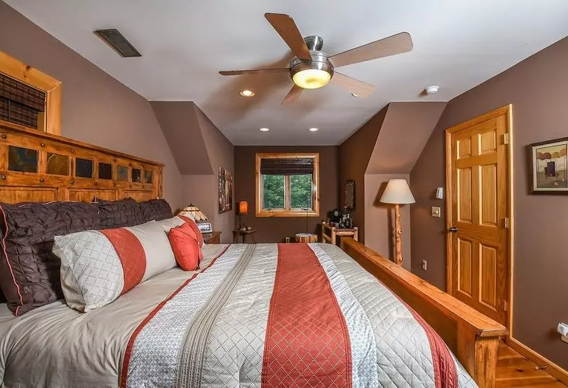 Cabernet Chalet