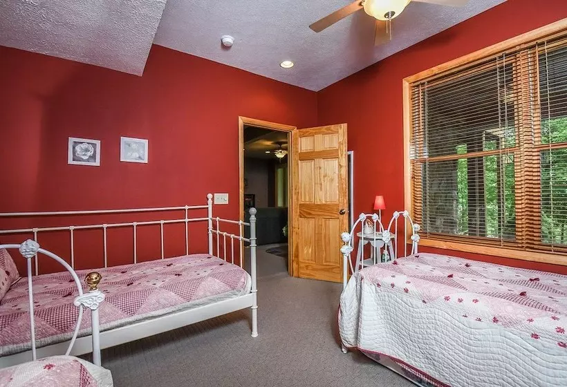Cabernet Chalet