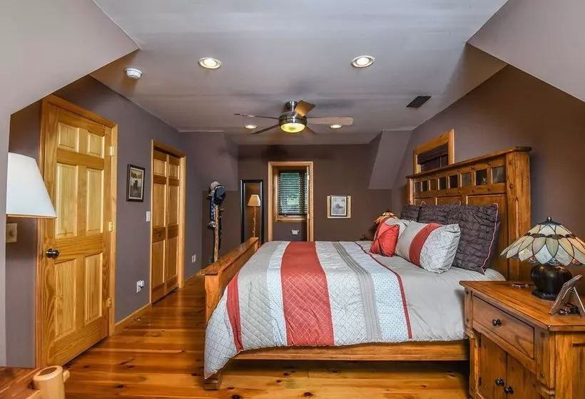 Cabernet Chalet