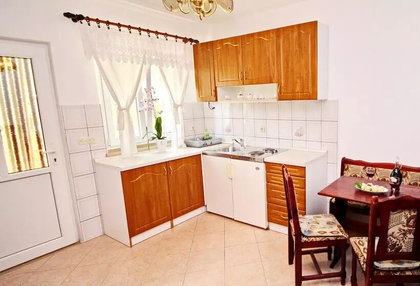 پانسیون Apartments Veselka
